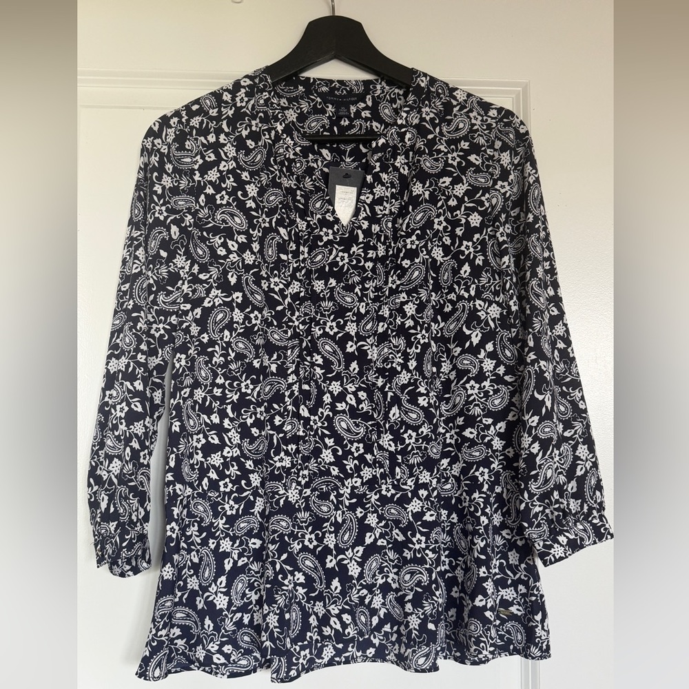 Tommy Hilfiger Women’s Navy Blue Paisley Floral Blouse XS NWT